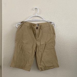 I am selling these khaki Old Navy shorts size 6